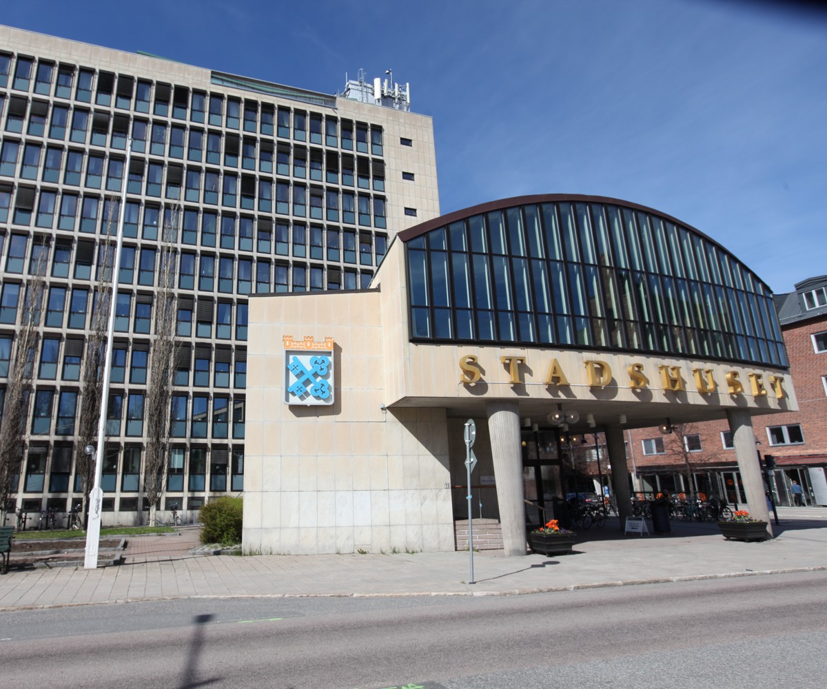 Bild på utsidan av Stadshusets entré
