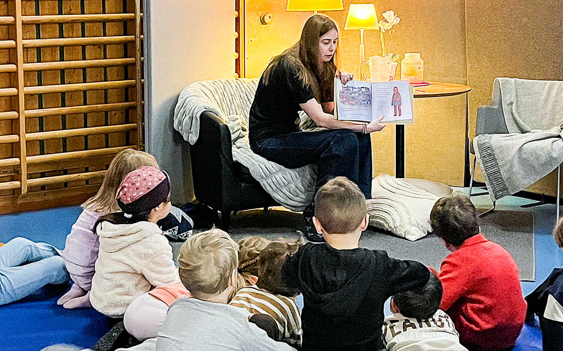 Mariebergsskolan och Öhemsskolan har arrangerat en uppskattad bokfest med författarbesök för eleverna. 