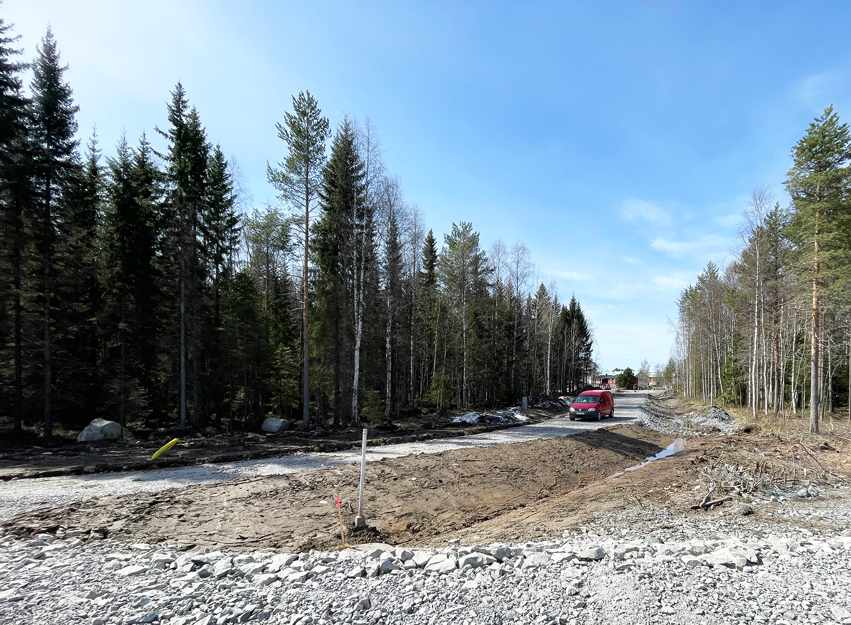 Ny gång- och cykelväg byggs mellan Hertsön och Lövskär. Den passerar nya industriområdet på Hertsöheden.