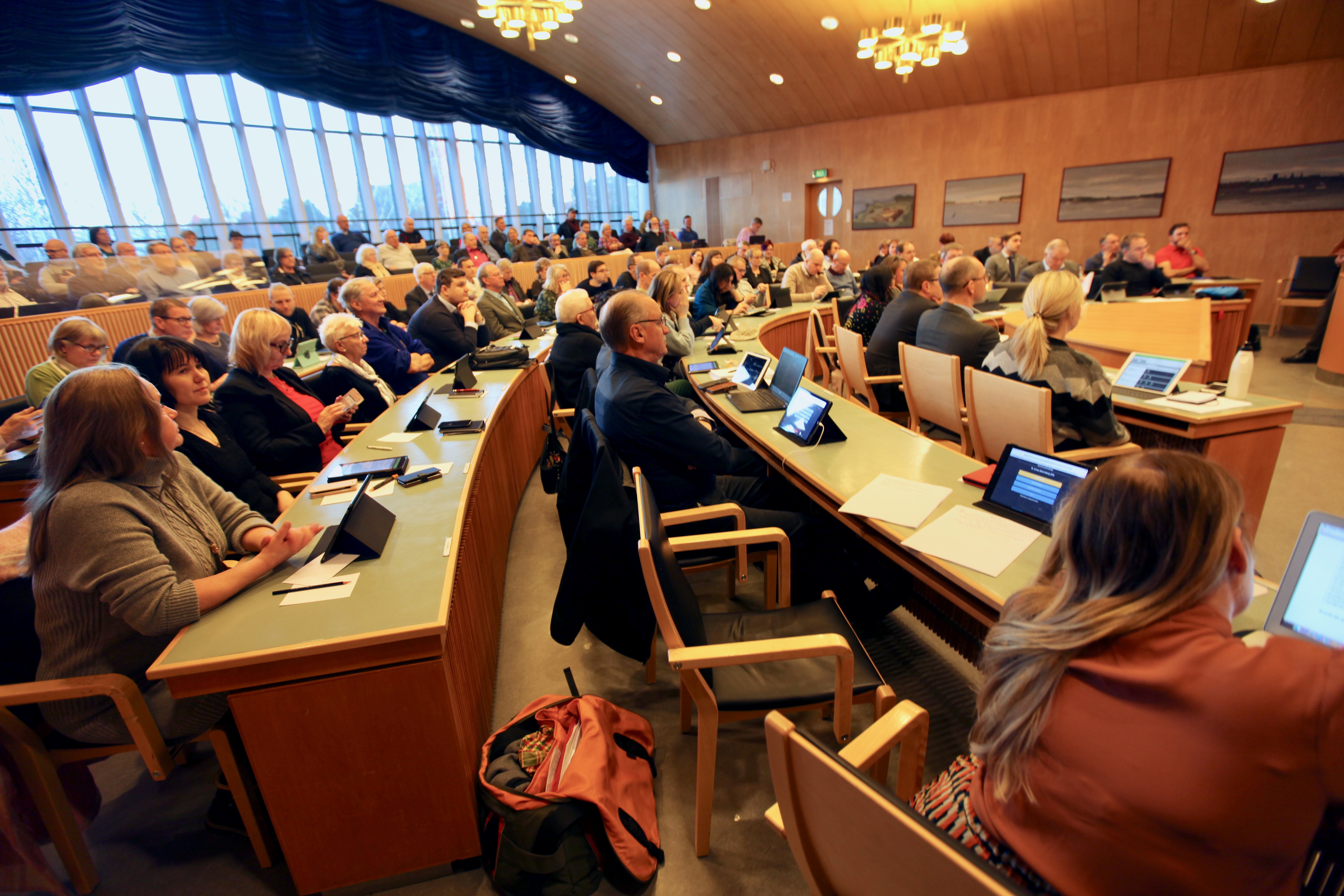 kommunfullmäktige i sessionssalen